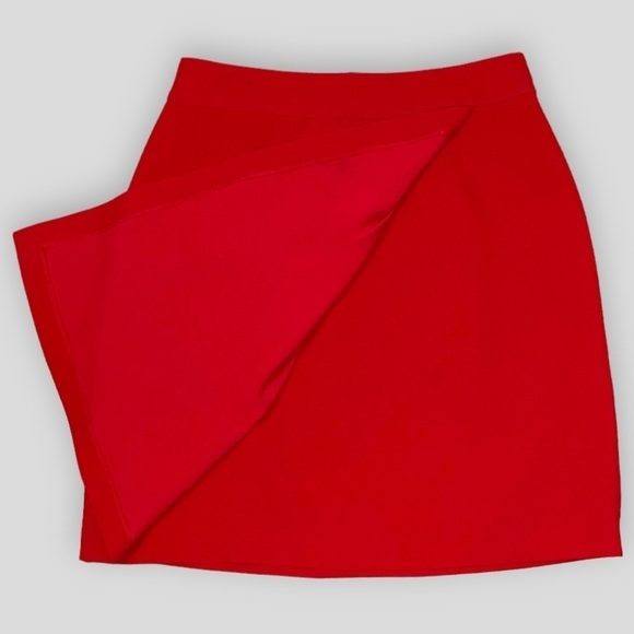 CLUB Monaco Benellie Pleated Skirt in Gypsy Red - Picture 3 of 7